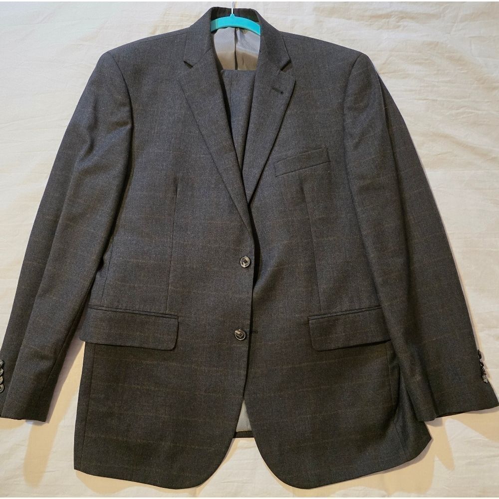 Jos. A. Bank Chatcol Brown Plaid Suit Size 43R Pants Are 36/31 - Picture 1 of 8